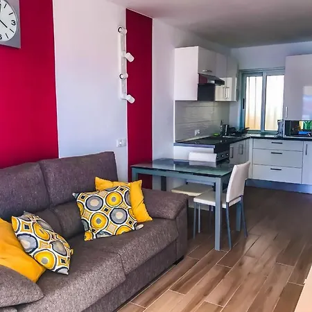 Apartment Modern Style With Quiet Surroundings