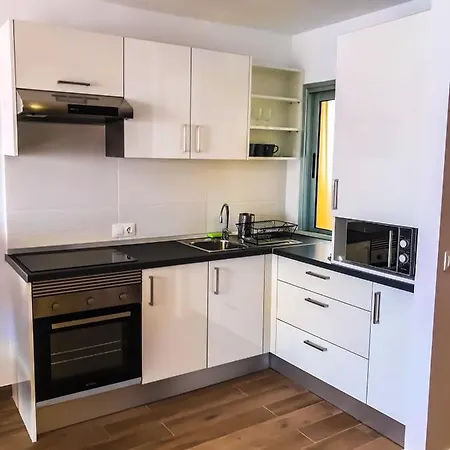Apartment Modern Style With Quiet Surroundings *