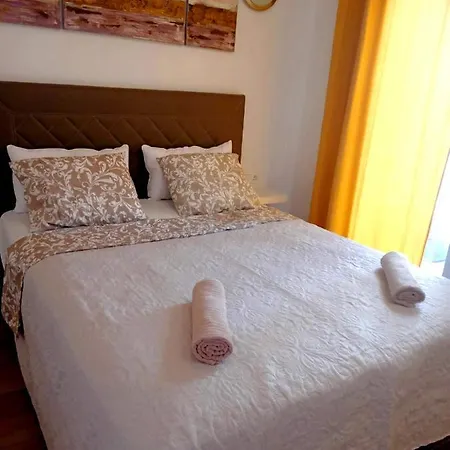 Apartment Modern Style With Quiet Surroundings *